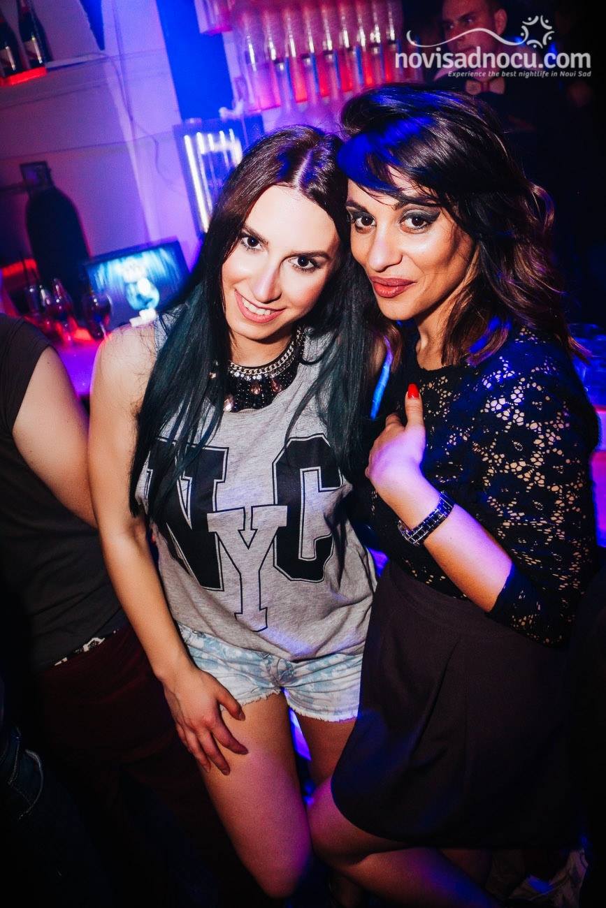 Muzej - devojke - 16