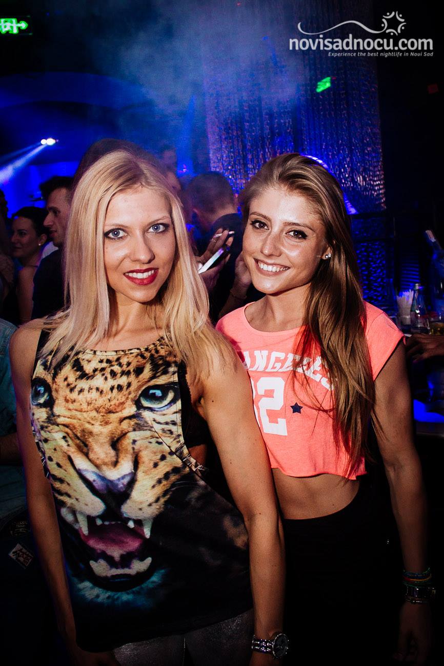 Muzej - devojke - 16