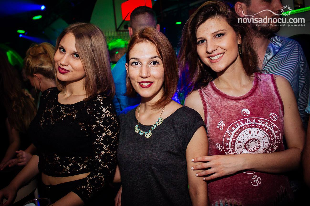 Muzej - devojke - 17